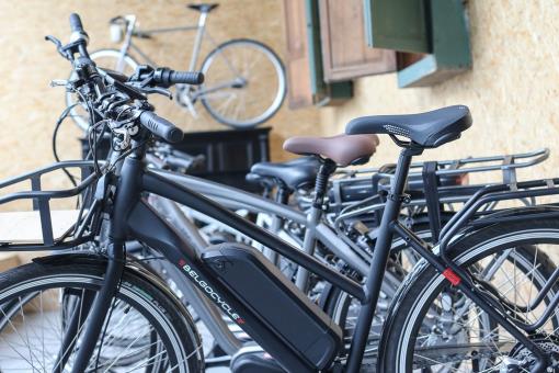 E-bikes : Comment choisir entre un moteur avant, central ou arrière ?